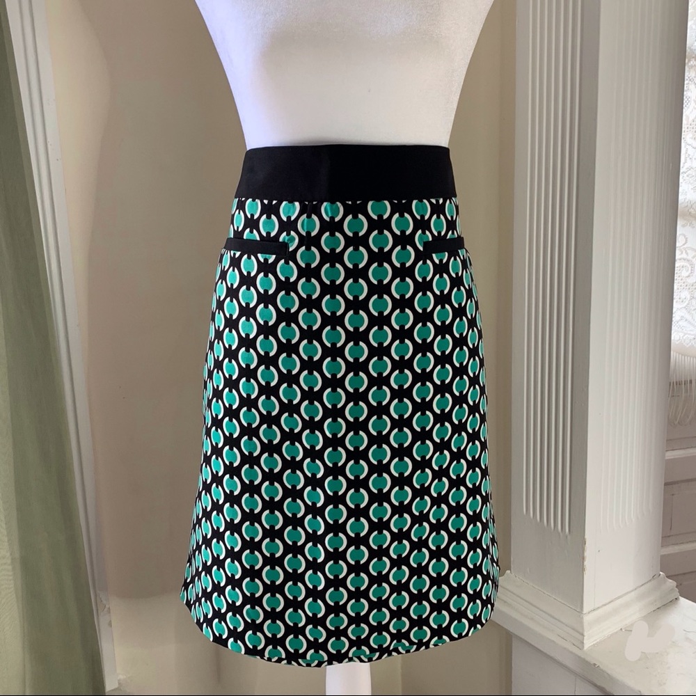 Worthington green and black geometric pattern skirt